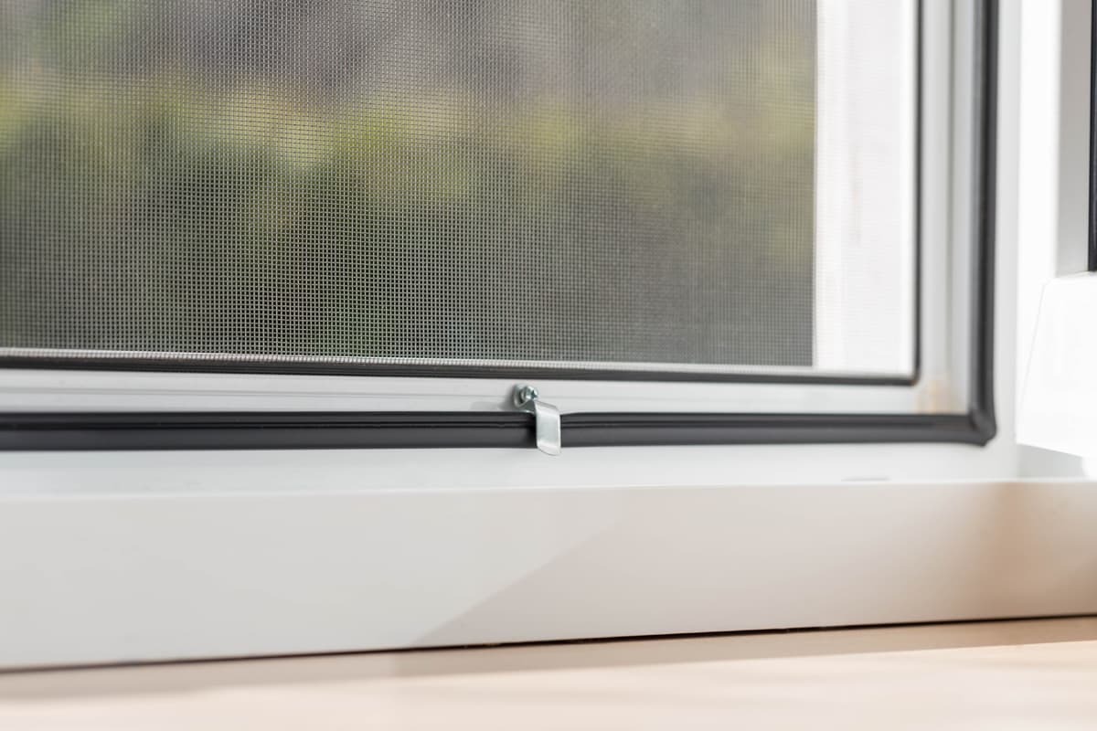 ¿Por qué optar por nuestras mosquiteras en Lugo para su vivienda?